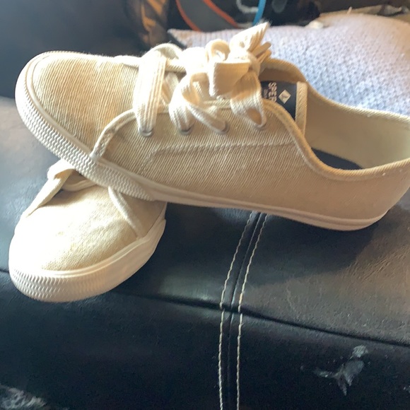 Sperry's - Picture 3 of 4